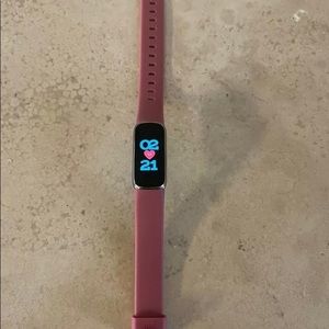 Fitbit Luxe Fitness and Wellness Tracker